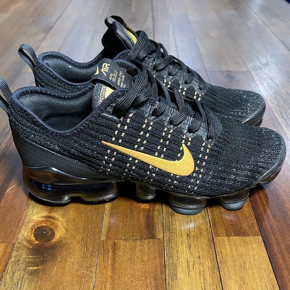 Nike Air VaporMax Flyknit 3 in Black and Gold. - Picture 2 of 10